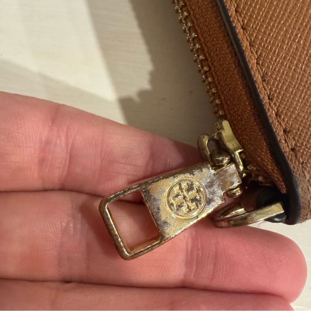 Tory Burch Emerson Fold Wallet - Picture 5 of 10